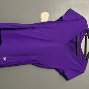 Under armor, heat gear, extra small women’s shirt